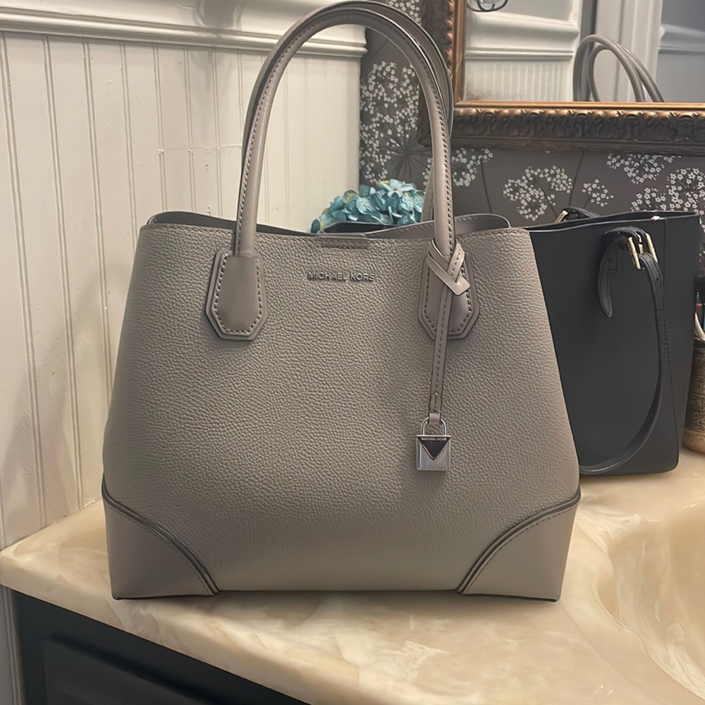 Michael kors bag!